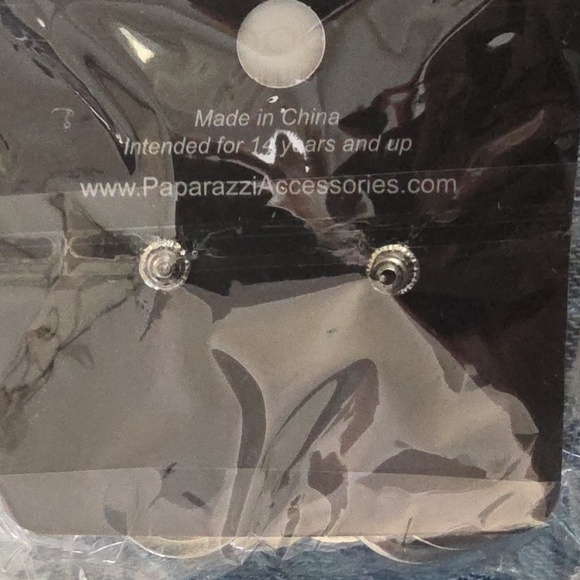 Adorned Allegance White Earrings Posts Fashion Fix Limited Item - Picture 4 of 4